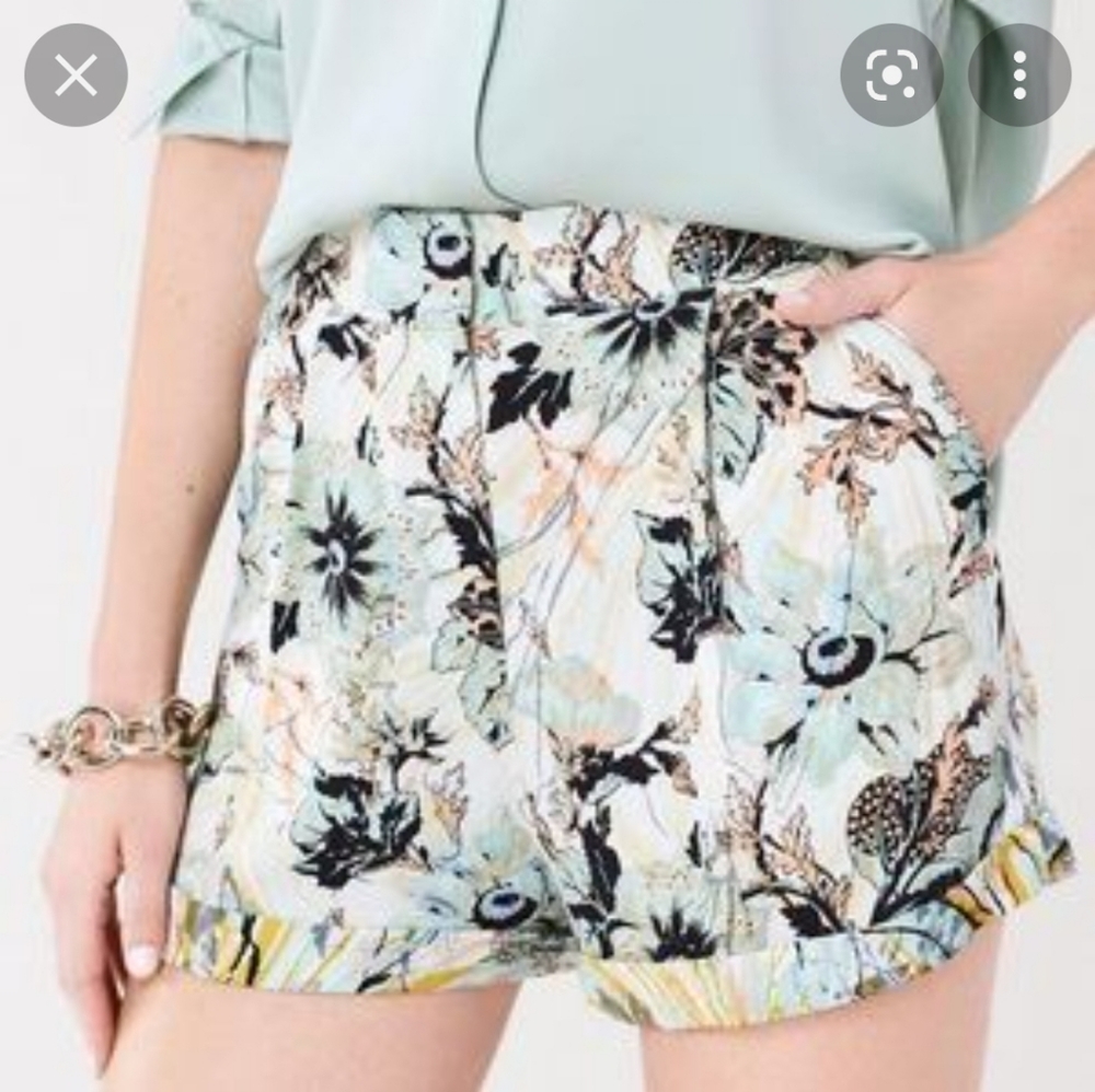 Diane Von Furstenberg, size 14, Shorts